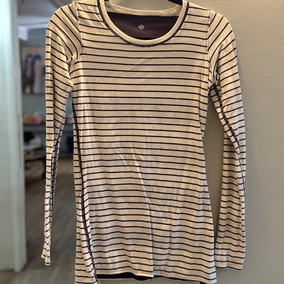 lululemon athletica Tops - Lululemon reversible longsleeve